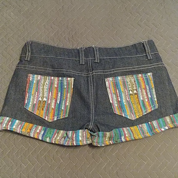 Earthbound Patterned Jean Shorts - Picture 2 of 4